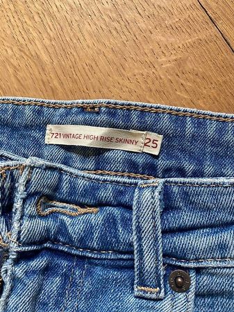 Levis 721 Vintage High Rise Skinny taille 25