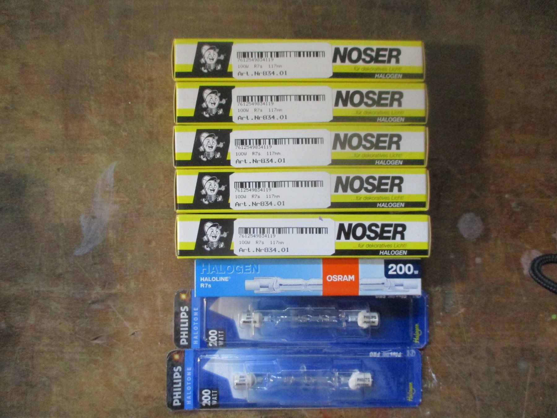 Lampade: Halogenlampen 100 und 200Watt – Nuovo (secondo la descrizione) da Gwatt (Thun) venduto da Liquidator55