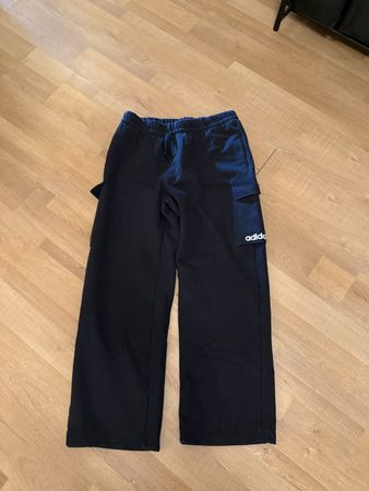 Adidas Trainingshose schwarz Grösse XL guter Zustand