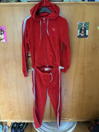 Puma Jogginganzug rot Grösse S/M Samt guter Zustand