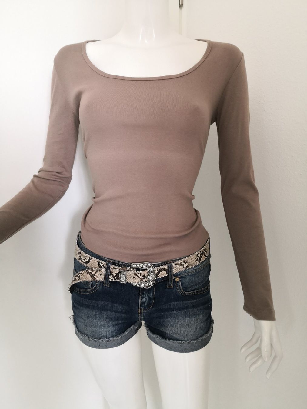 Mango T-shirt: 🤩MANGO LANGARM T-SHIRT BRAUN – Usato da Olten venduto da Naja-Twins-Twins 9