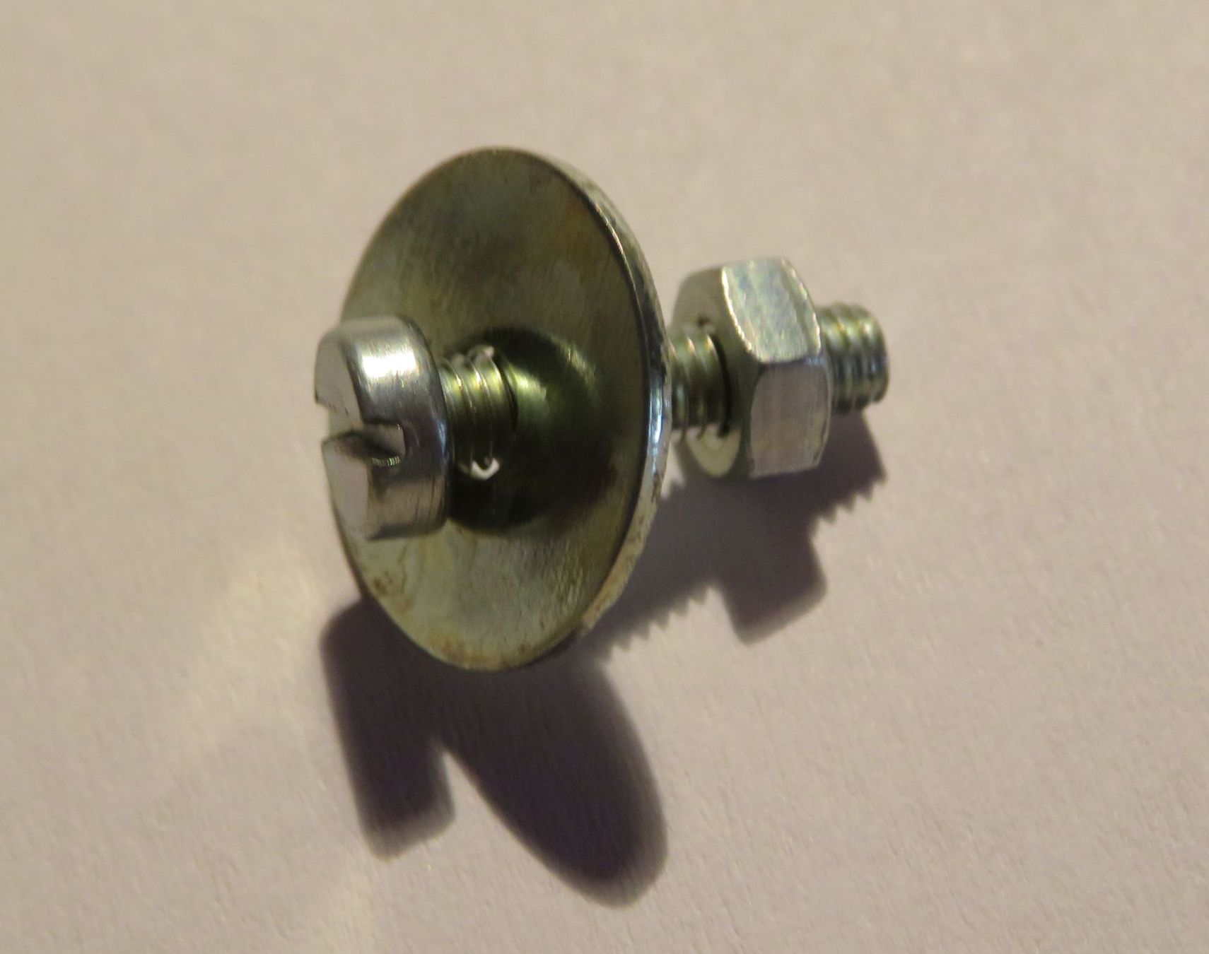 Tutti gli attrezzi: 24 Stück DIN 84 Schraube M3x20 mm, mit Mutter + Scheibe – Usato da Oberriet SG venduto da Manick 1