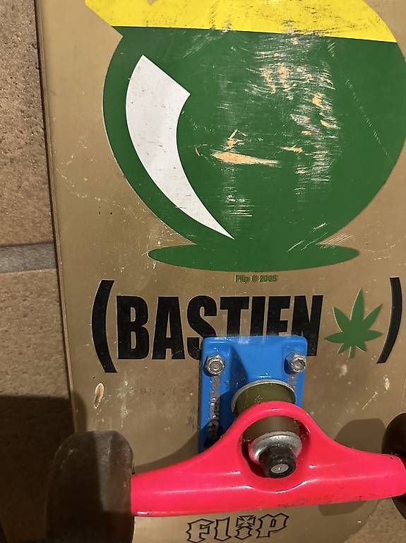Skateboards: Skateboard Marke Flip – Gebraucht aus Wolfhausen von Armani08 2