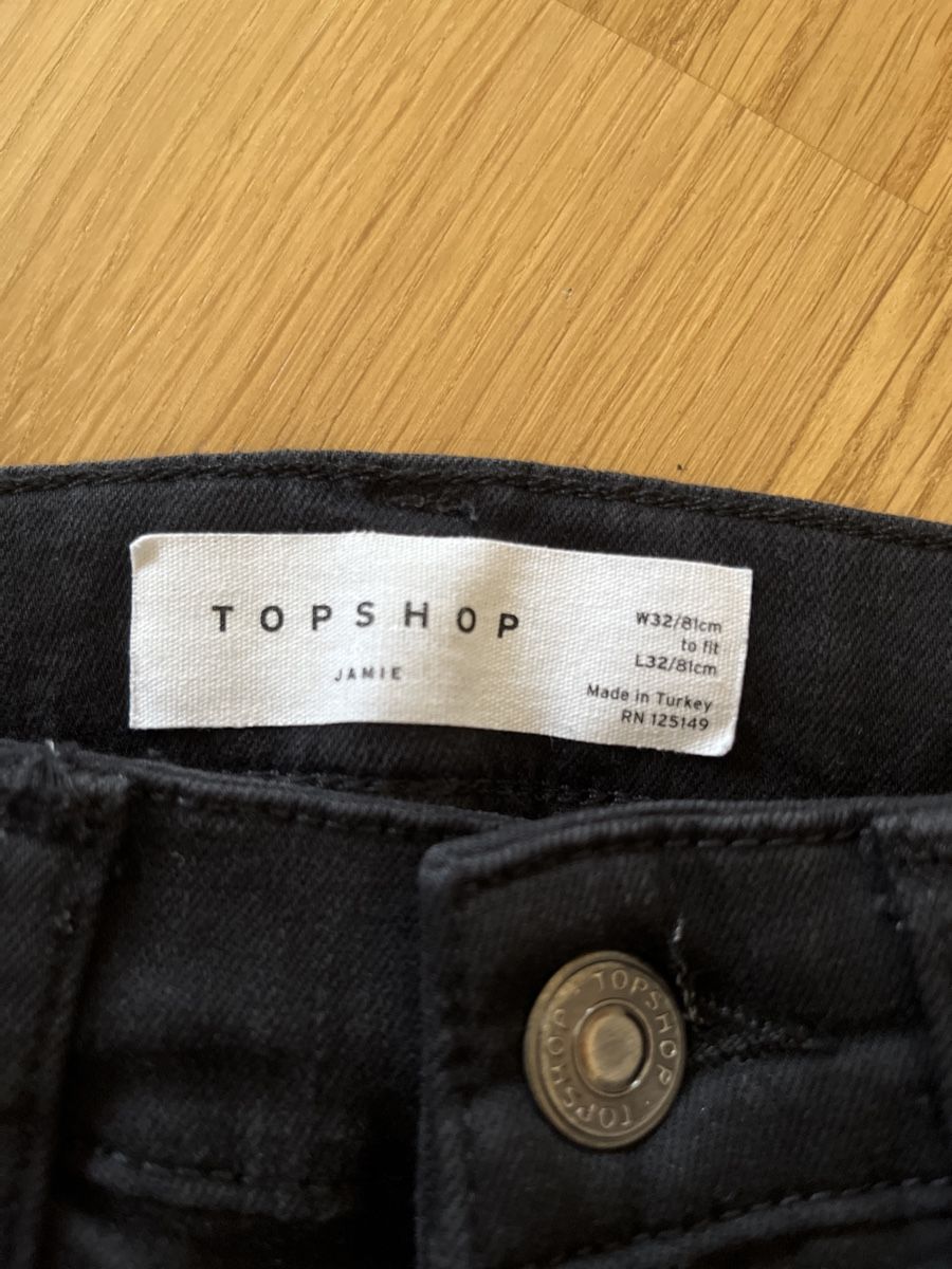 Jeans: Schwarze Jeans W32 L32 – Gebraucht aus Rünenberg von ZwergLi100 2