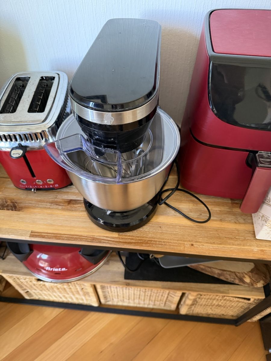Appareils de cuisine: Robot pâtissier Stand Mixer – D'occasion à Lausanne par lui_7d6h