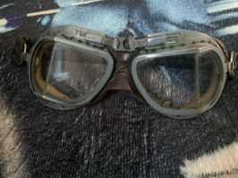 RETRO MOTORRAD BRILLE AUS DEN FÜNZIGER-JAHR 