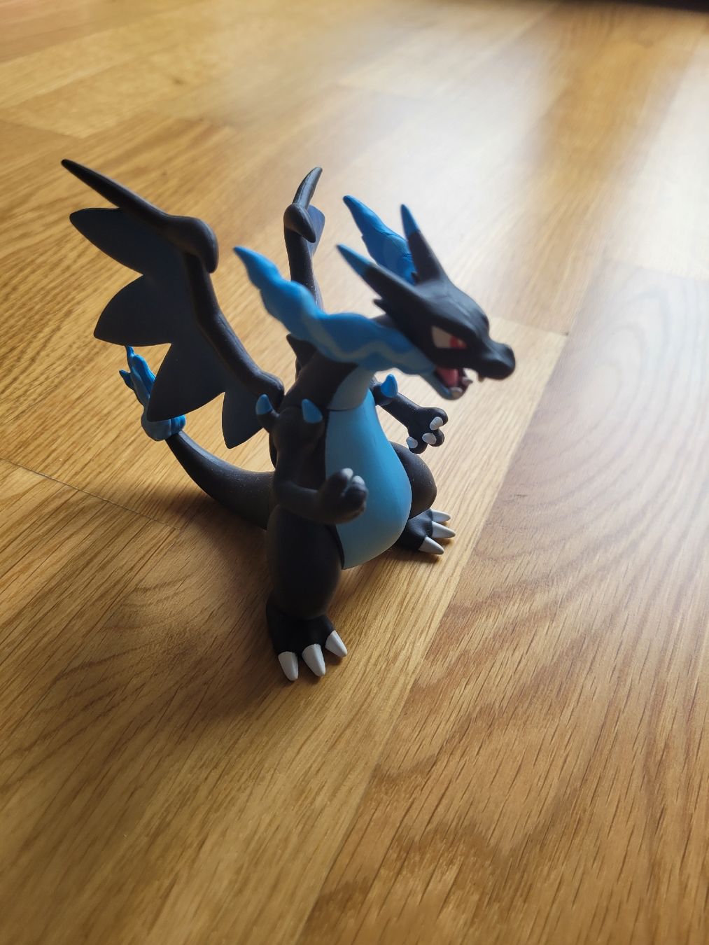 Pokémon Statuette: Pokemon Sammelfigur Mega Glurak X – Nuovo (secondo la descrizione) da Basel venduto da Flurmli