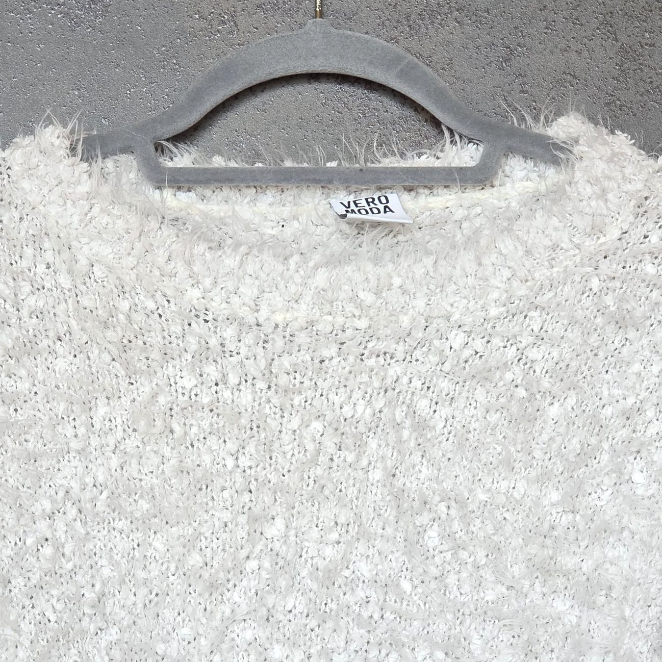 Pullover & Sweatshirts: 🐸 VERO MODA FLAUSCHIGER CROP PULLOVER WEISS M – Gebraucht aus Môtier (Vully) von Frogs 3