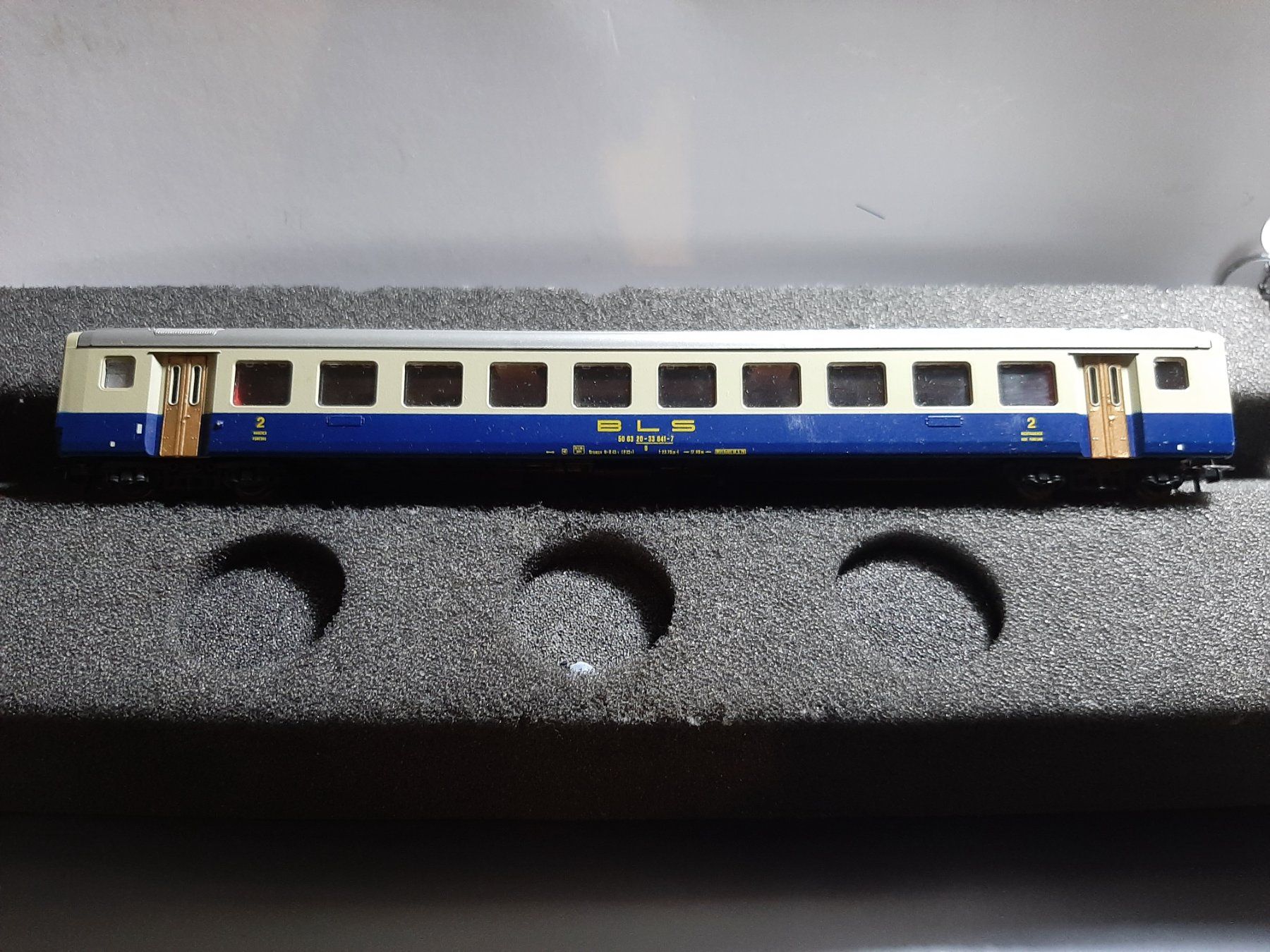 Roco Modelleisenbahnen: ROCO BLS 50 63 20-33 841-7 2CL – Gebraucht aus Avully von RIVALIS
