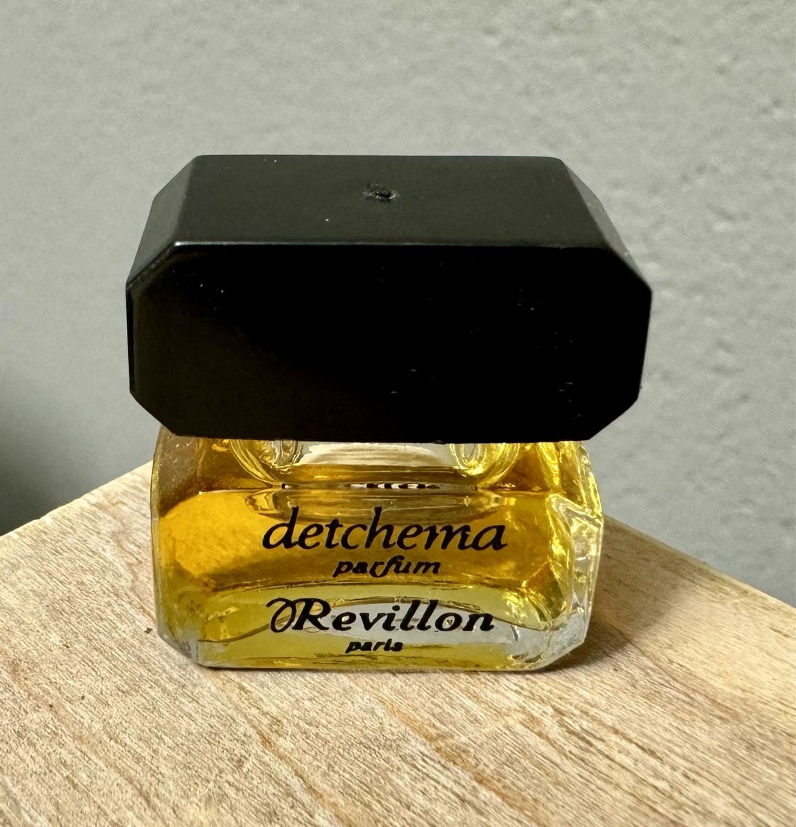 Profumi & Eau de Toilette: Detchema - Revillon - winzige Parfum Miniatur – Usato da Rothrist venduto da Luckywinner