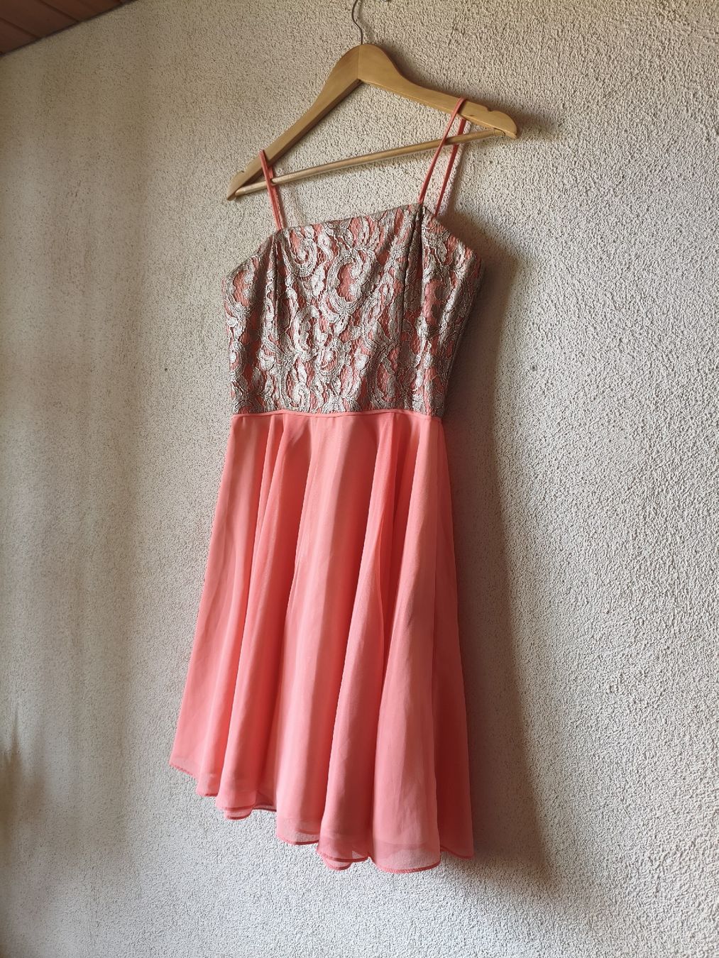 Kleider: Lachsfarbenes Minikleid mit Spitzen – Neu (gemäss Beschreibung) aus Eschikofen von anj_98vh