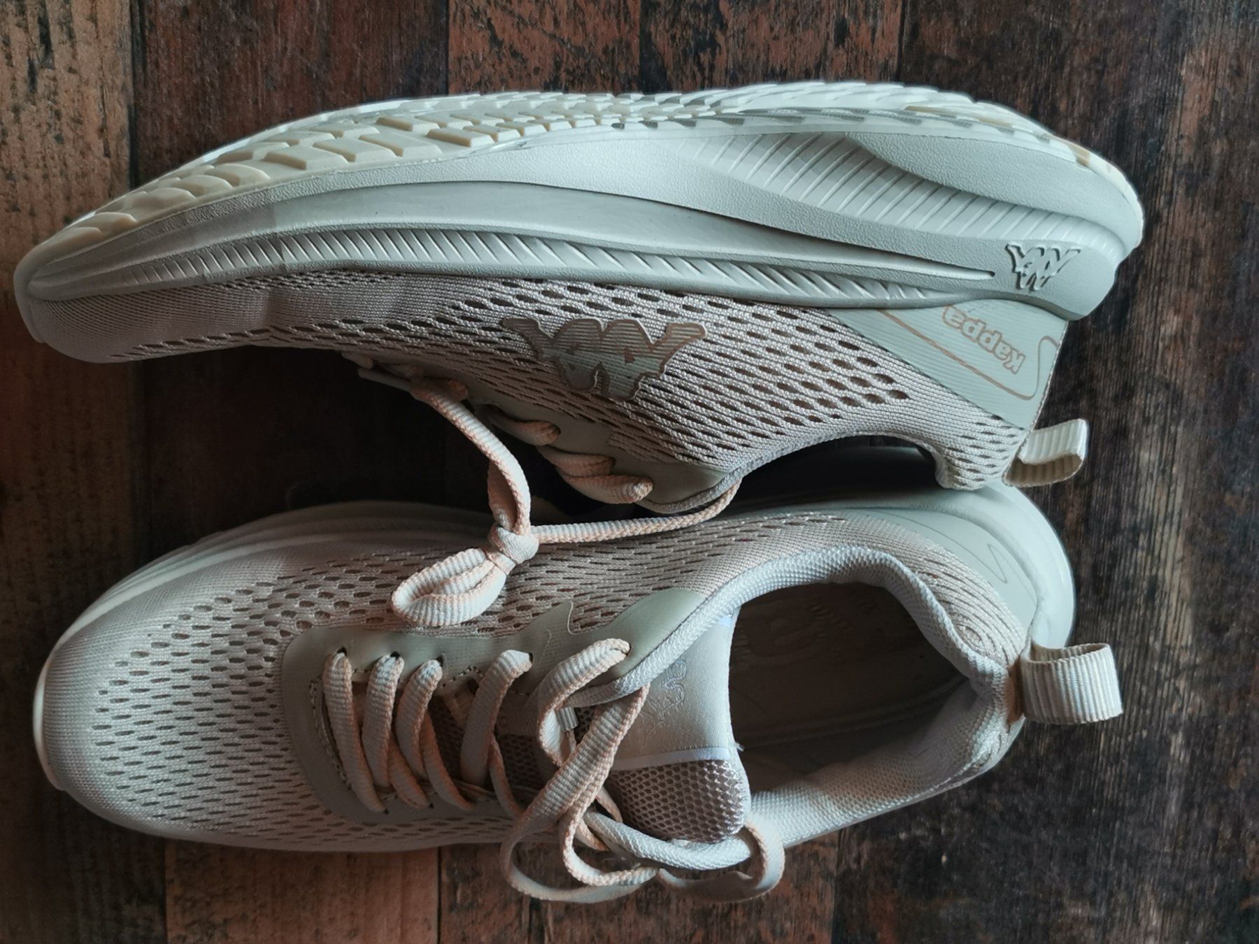 Kappa Scarpe da donna: Kappa Sneaker Beige Grösse 38 / 24.3 cm – Nuovo (secondo la descrizione) da Fischbach-Göslikon venduto da PitBullDoll 7