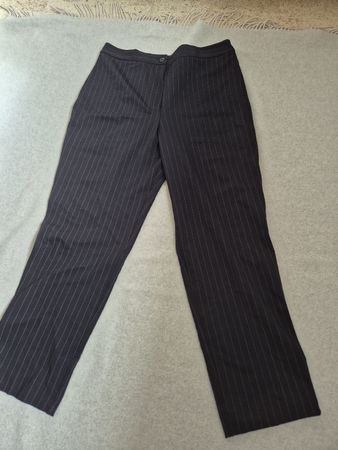 Stoffhose Meälys schwarz gestreift, Gr. 42,  neu!