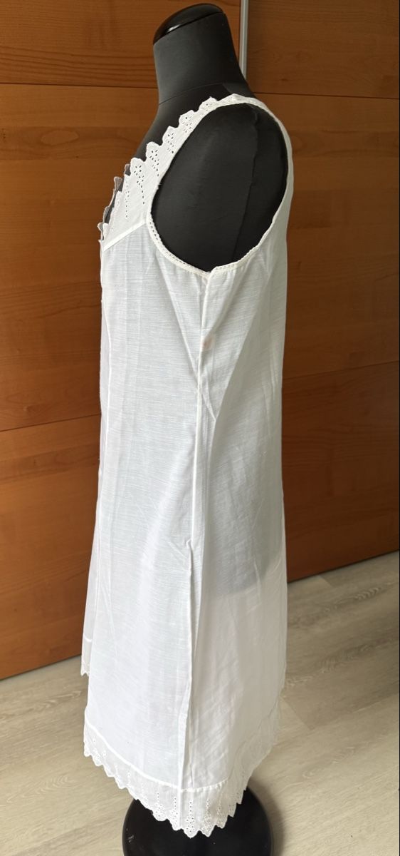 Autres dessous: Unterkleid weiss Gr.40 – D'occasion à Morschach par jeanhenrifabre 2