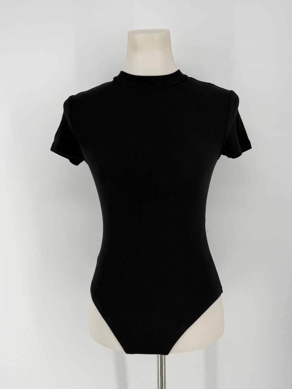 Top: Body gerippt Gr. S von even&odd – Usato da Auenstein venduto da moin.
