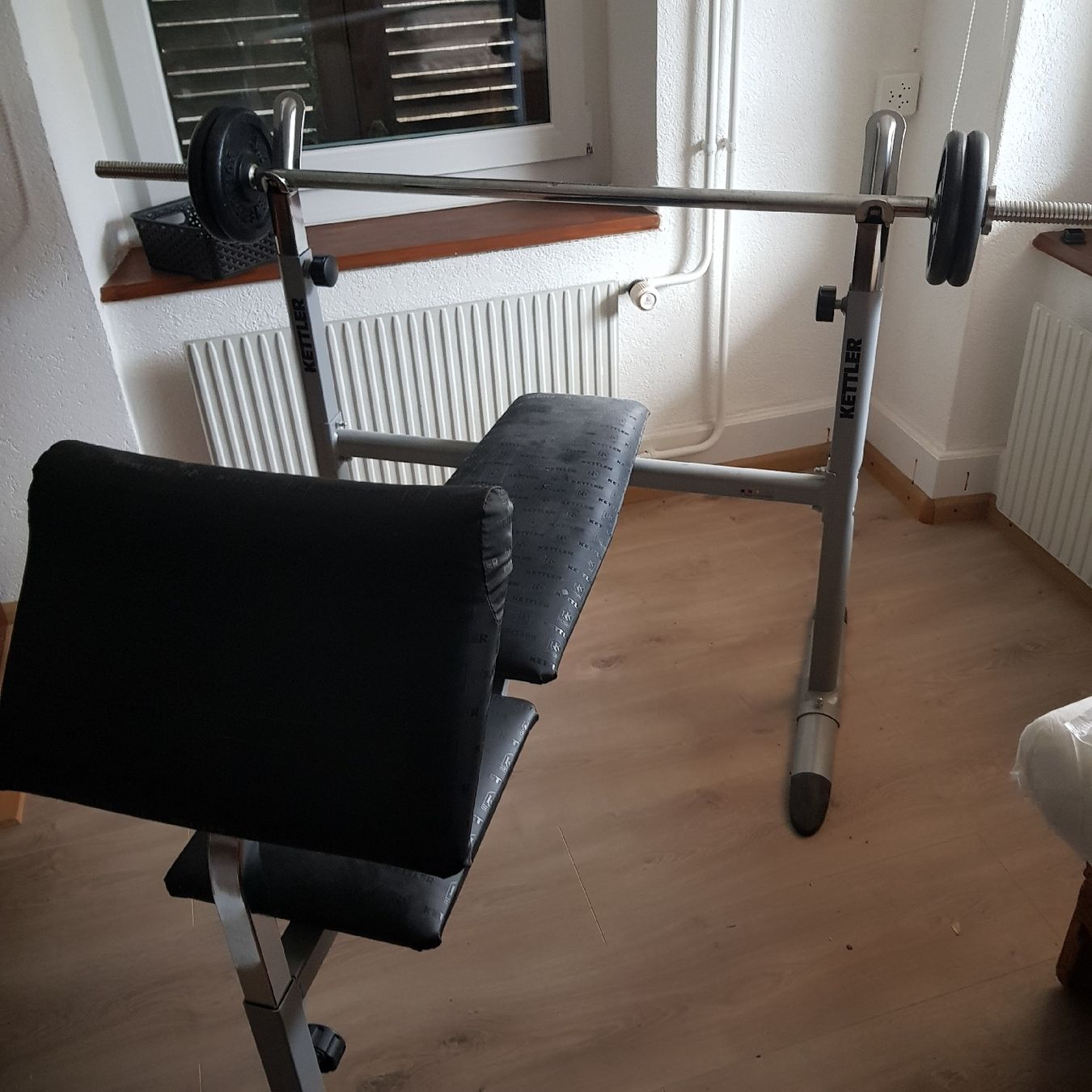 Kettler Manubri & Pesi: banc musculation kettler avec poids – Usato da Court venduto da Lechotg