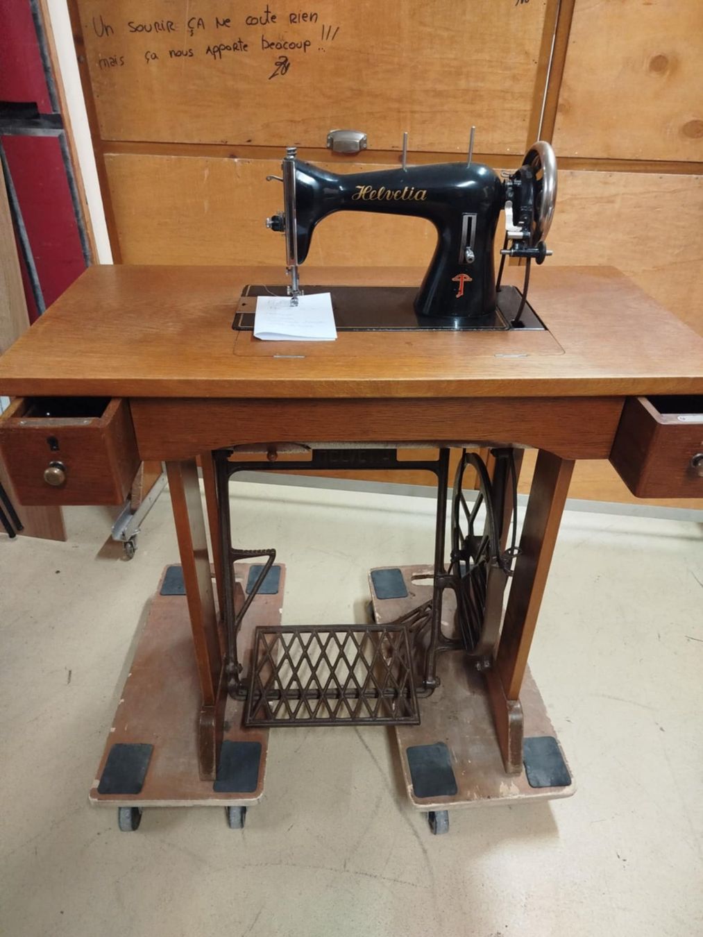 Nähmaschinen: Machine à coudre ( nr 12 ) – Gebraucht aus La Chaux-de-Fonds von Emmaus2300CDF 2