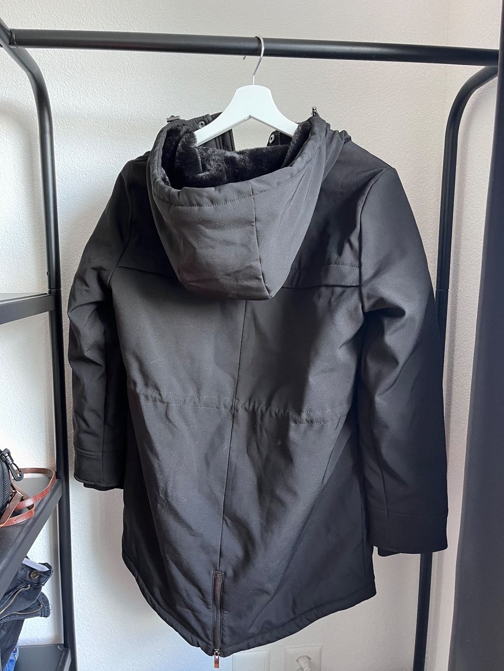 Only Giacche: Winterjacke Schwarz – Usato da Zürich venduto da a.b.2025 1