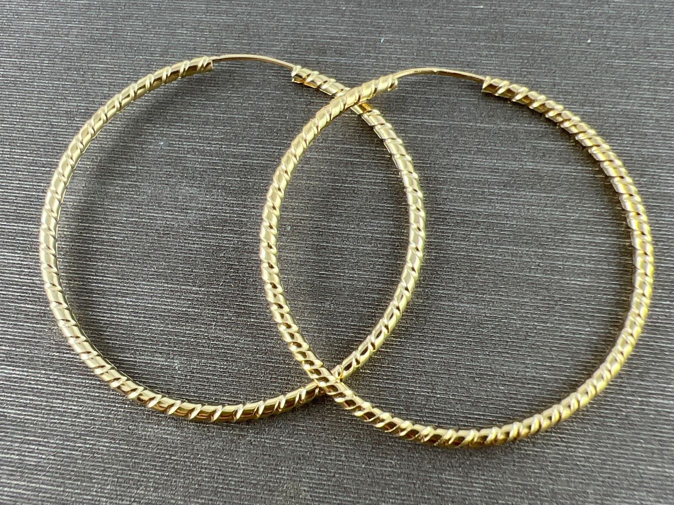 Ohrringe & -stecker: Creolen 750 Gold – Gebraucht aus Niederuzwil von leo_8857