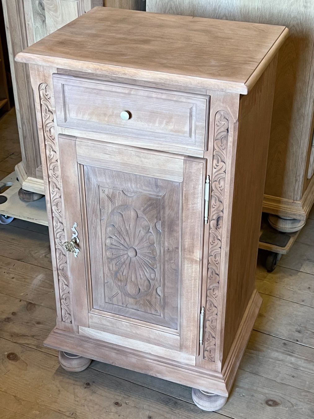 Cassettiere: ART 998-H Meuble de Thierrens sablé – Usato da Pont-La-Ville venduto da BCMGLEAL 1