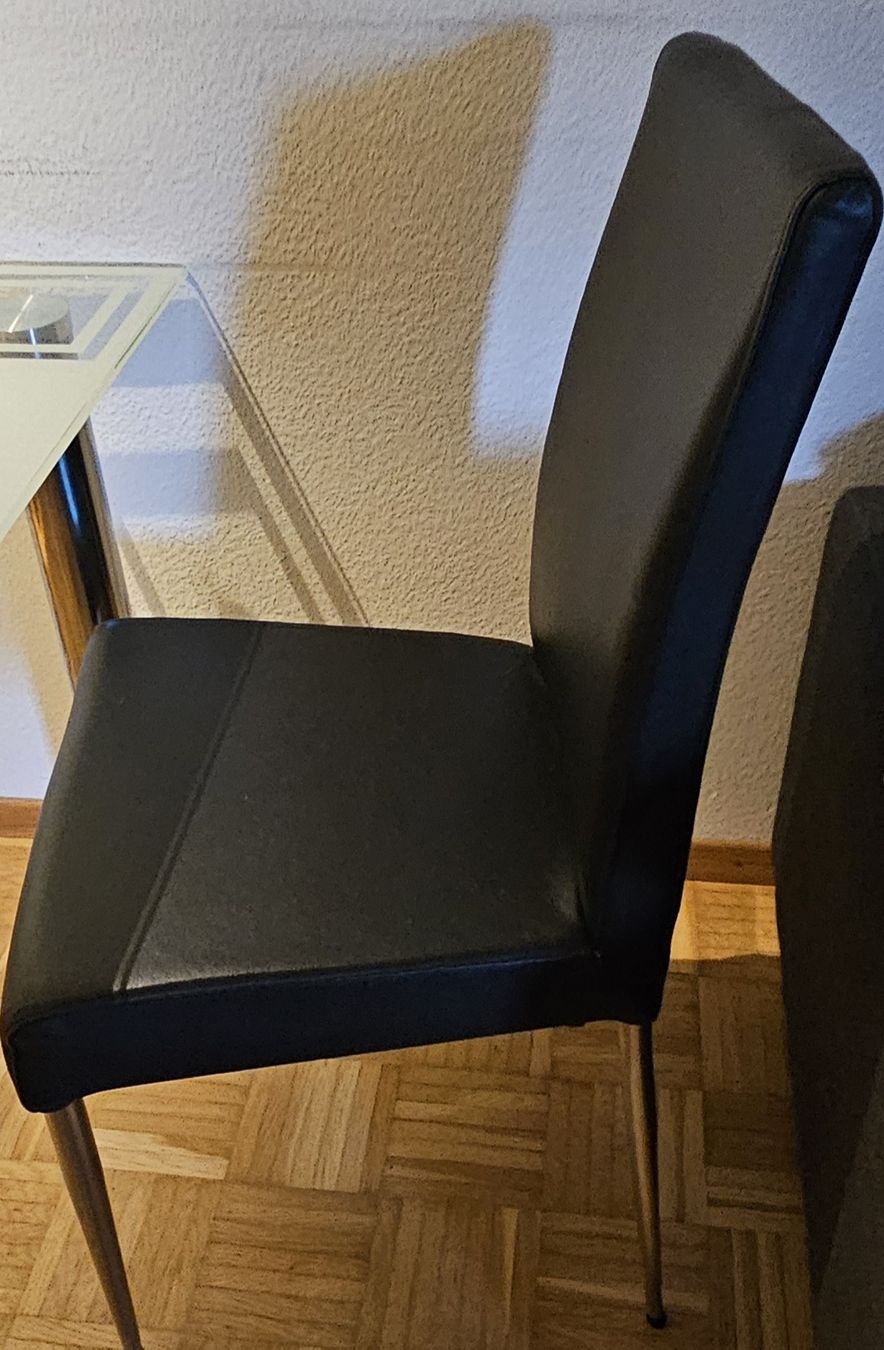 Set di tavolo e panche: Glastisch mit 6 Stühle – Usato da Wallisellen venduto da Klinger84 1