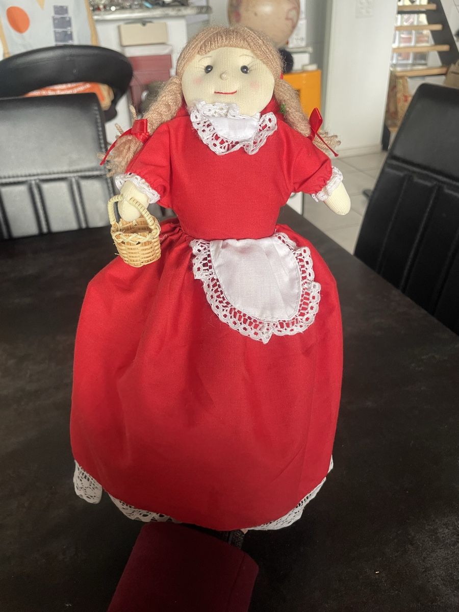 Bambole: Poupée Petit Chaperon Rouge Loup Réversible – Usato da Vallamand venduto da Bricbracbroc82
