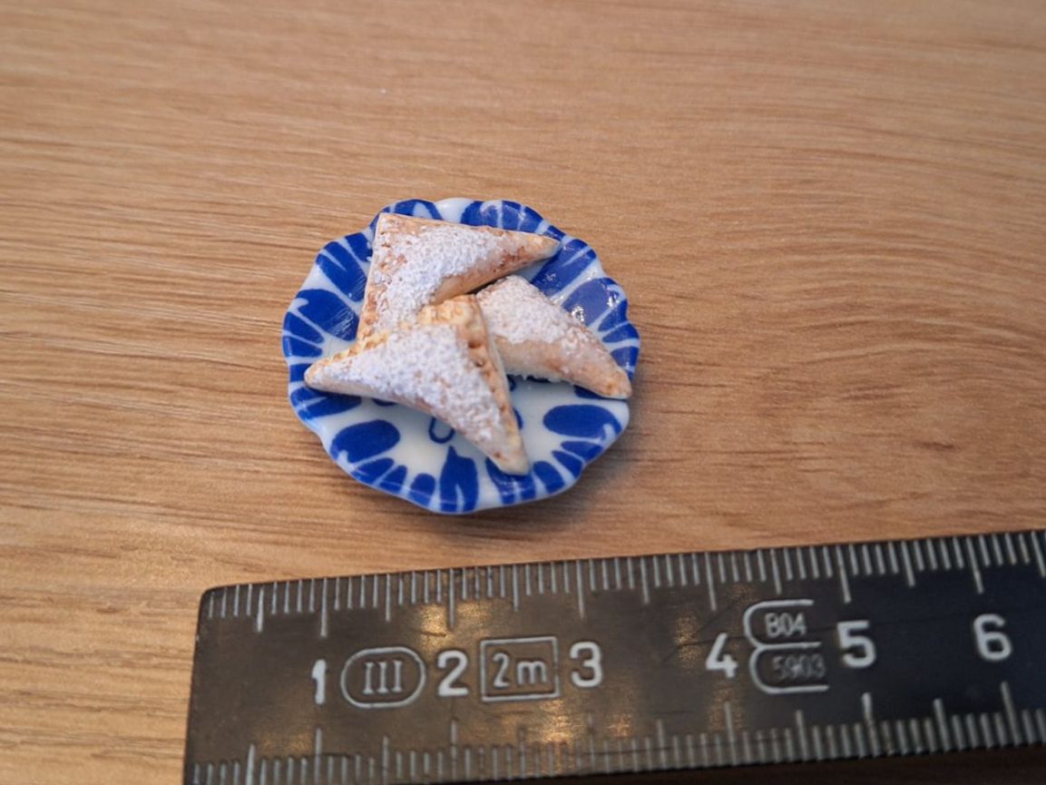 Case e mobili per bambole: Puppenhaus Zigerkrapfen – Nuovo (secondo la descrizione) da Zürich venduto da HandmadeTinyFood 1