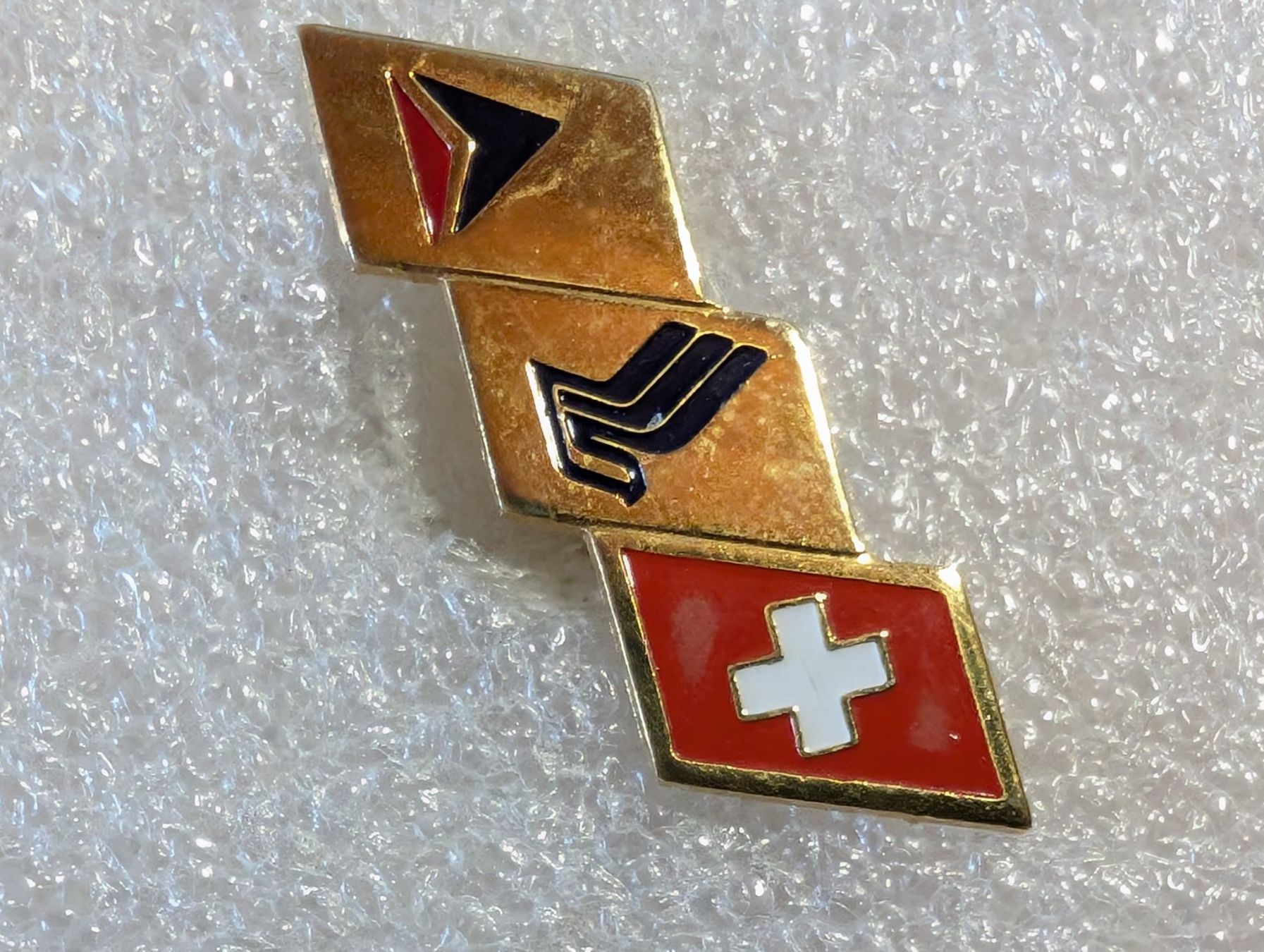 Plaketten & Abzeichen: Ansteckpin 292: – Gebraucht aus Oppligen von Pin-Fall-Shop
