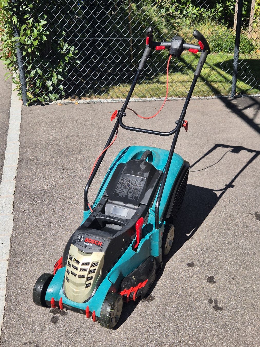 Bosch Tagliaerba: Rasenmäher Bosch Rotak 43 – Usato da Binningen venduto da phi_8dcn