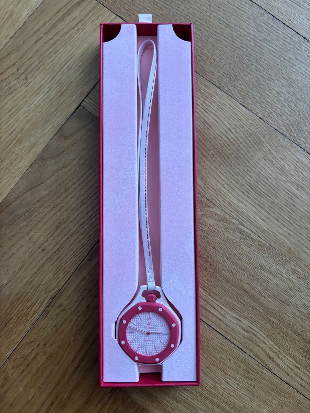 Swatch Orologi: RoyalPop von AP X Swatch – Nuovo e nell'imballaggio originale da Zürich venduto da y8275m 1