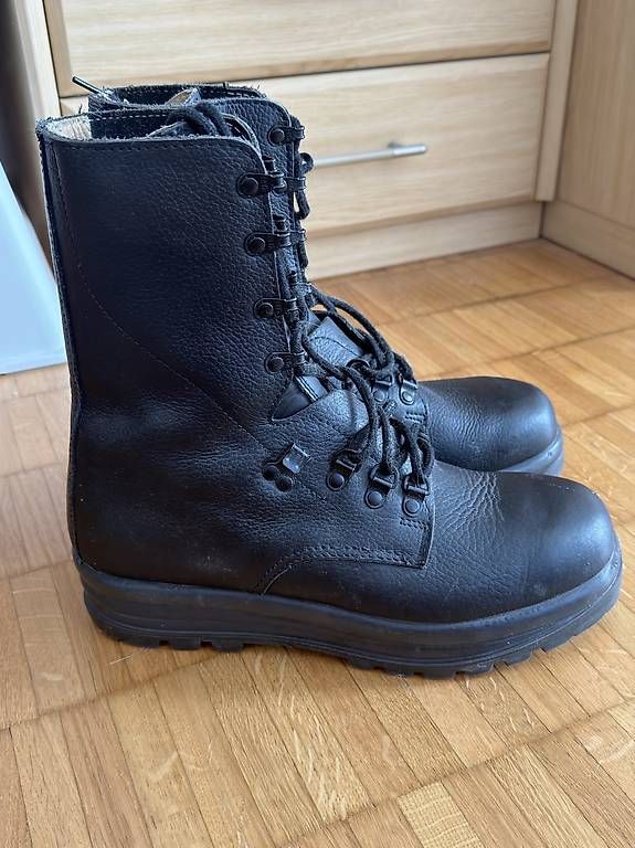 Minerva Scarpe da uomo: Scarponi militari minerva – Usato da Gnosca venduto da Fiore89 1