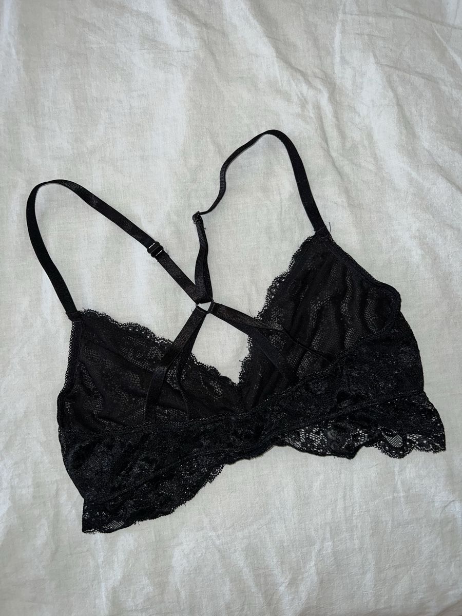 Autres dessous: Romantisches Bralette Spitze Schwarz Grösse L neuwertig  – Neuf (Voir description) à Zürich par Klimbim87