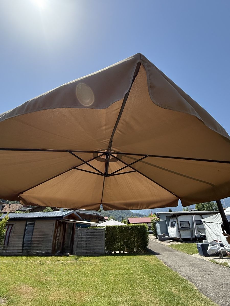 Sonnenschirme: Sonnenschirm Hängeschirm braun mit Schutzhülle – Gebraucht aus Büsserach von hua_1993 2
