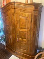 Alter Bauern Holzschrank sehr schön verziert