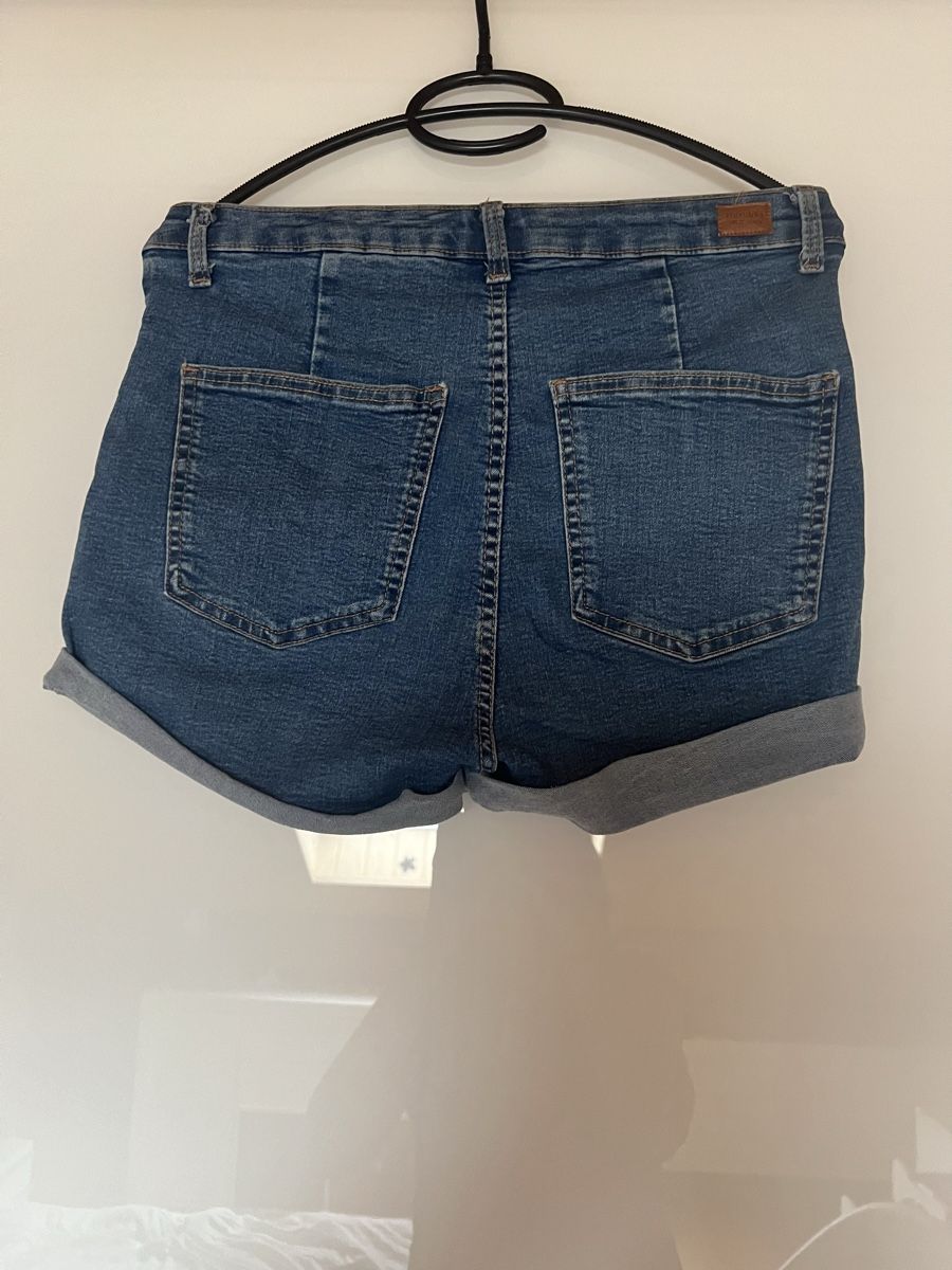 Bershka Jeans: Short jeans - Bershka - taille 40 – Gebraucht aus Bossonnens von noemie_01 1
