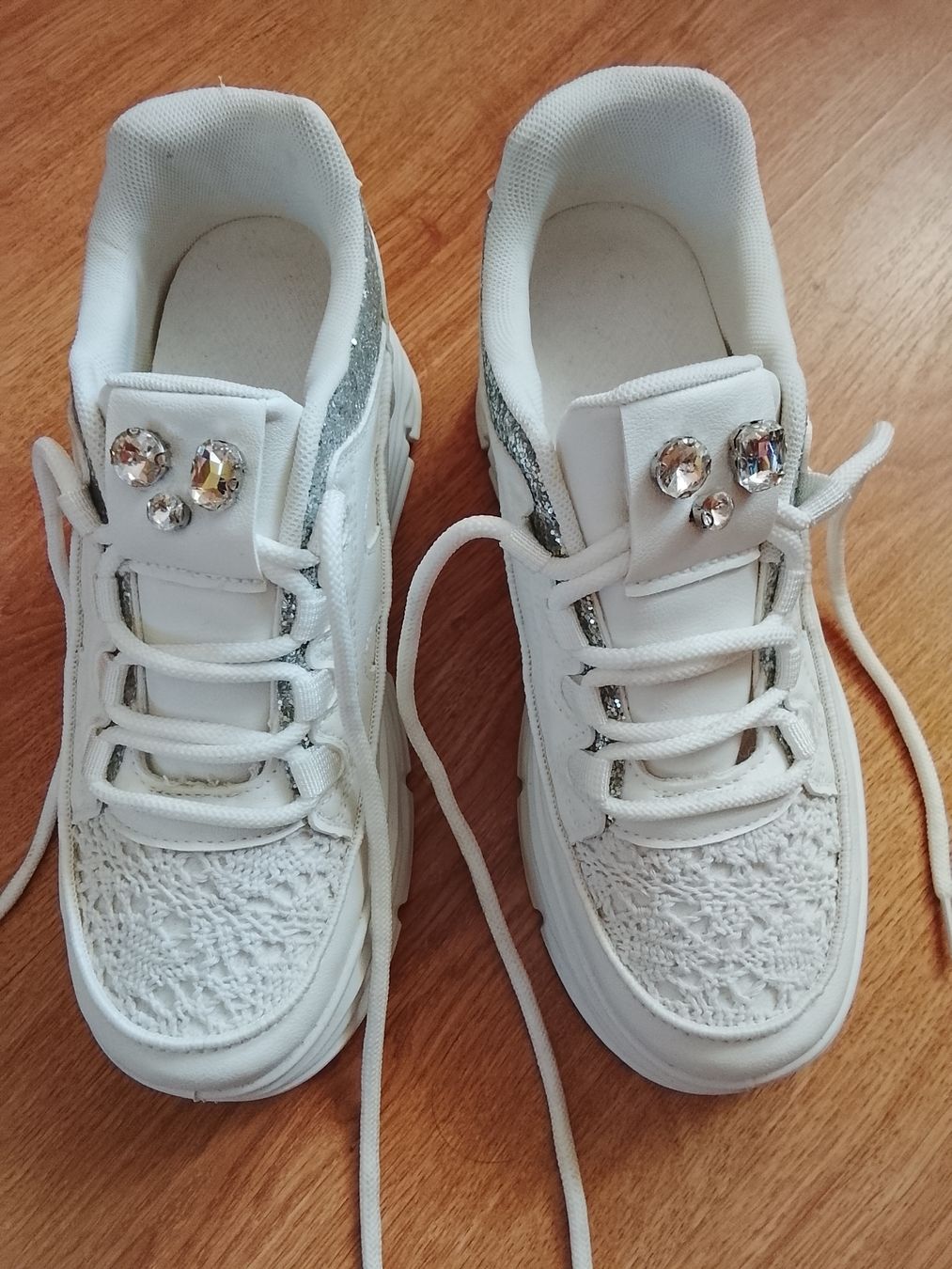 Scarpe da donna: Baskets montantes femme  – Nuovo (secondo la descrizione) da Couvet venduto da fat_kyl7