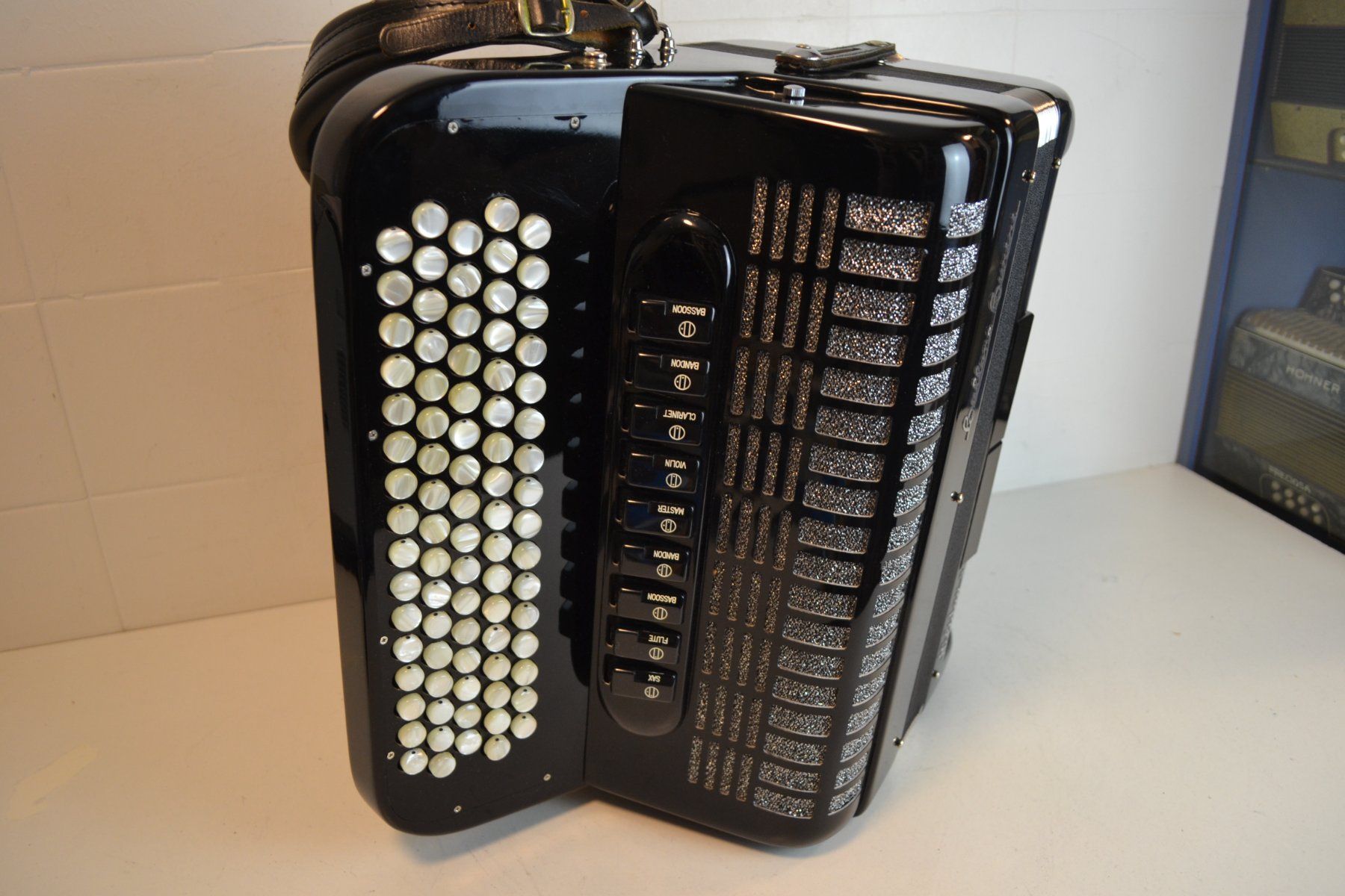 Strumenti musicali: Akkordeon chromatisch Ballone Burini – Usato da Zürich venduto da baumusik 6