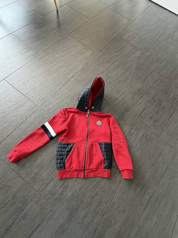 Giacche & Cappotti: Übergangsjacke rot blau weiss  – Usato da Solothurn venduto da Elmicio
