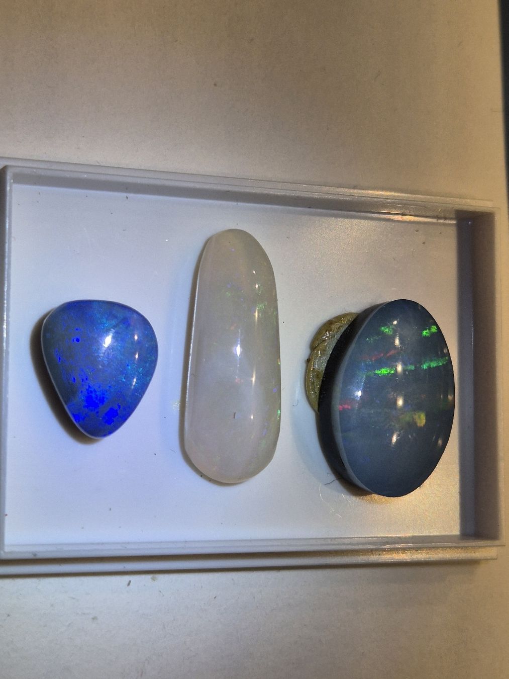 Edelsteine: Opal Boulder oval blau Mineral Australien  – Neu (gemäss Beschreibung) aus Russikon von eunicetungol