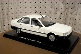 Renault 21 GTS Berline Phase I 1986-1989 weiss / schwarz