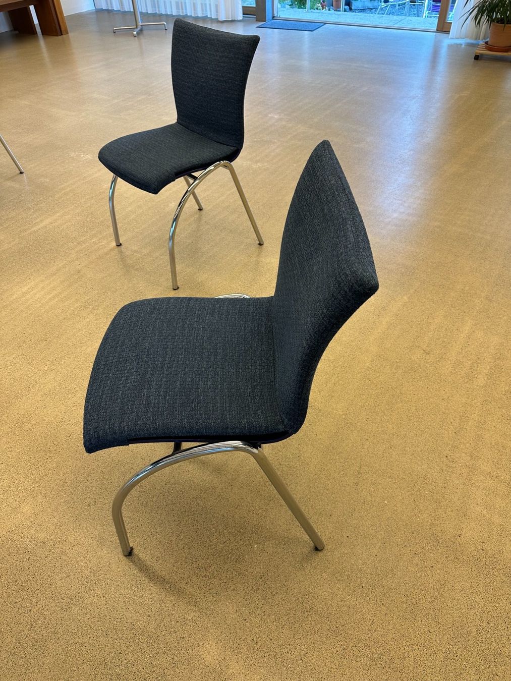 Chaises: Stühle von Sattlerei gepolstert – D'occasion à Aarau par vio_lrn7 3