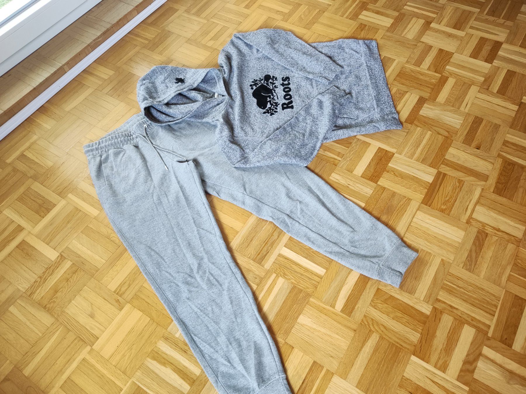 Maglioni & Felpe: Mädchen Hoody Grösse S – Usato da Kriens venduto da rinzmann 3
