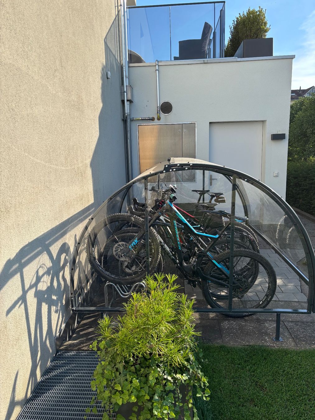 Rifugi: Velobox / Velounterstand zu verkaufen – Nuovo e nell'imballaggio originale da Erlinsbach venduto da Edi025 2