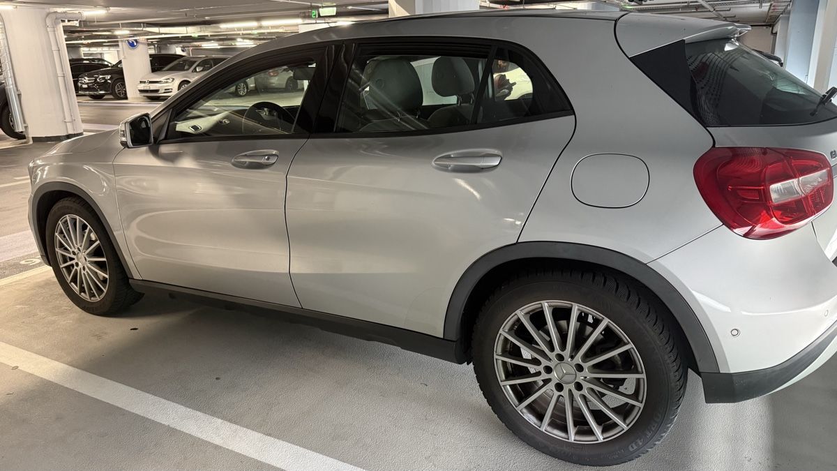 Mercedes-Benz Automobili: Mercedes GLA zu verkaufen  – Usato da Dättwil AG venduto da af_as 3