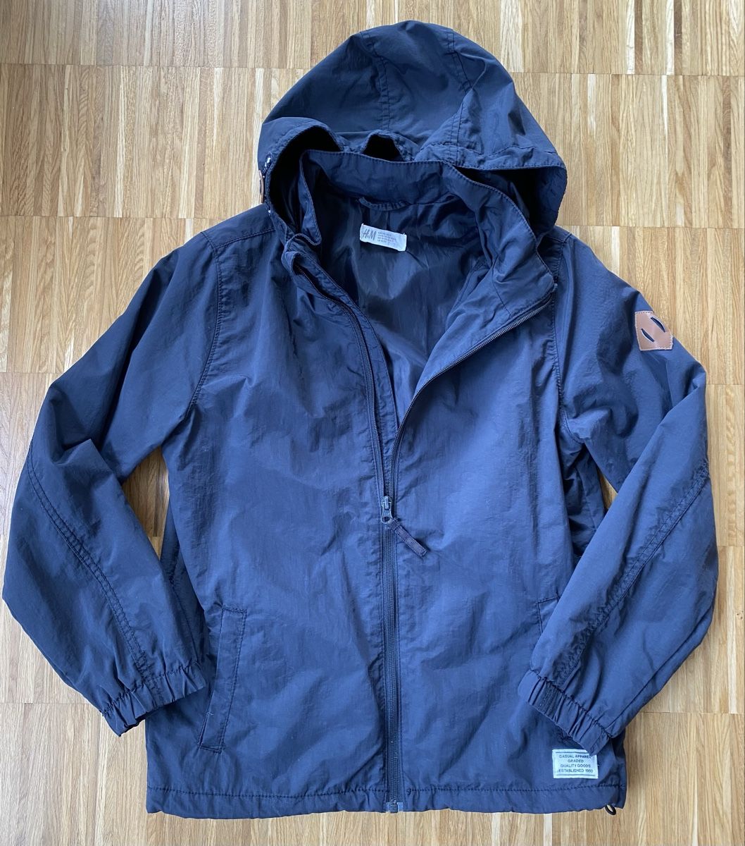 H&M Vestes & Manteaux: Regenjacke dunkelblau Gr. 146 – D'occasion à Bottmingen par pao_22jx