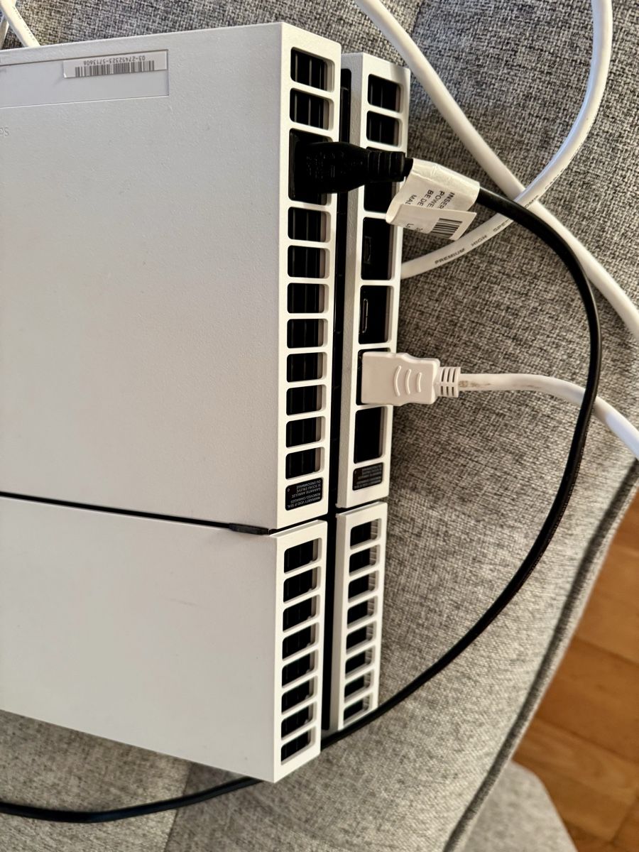 Sony Console: Playstation 4 | PS4 | mit 2 Controller & 8 Spielen – Usato da Dierikon venduto da FraeuleinMaus17 6