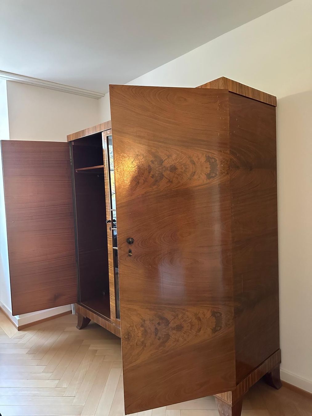 Armadi: Kleiderschrank – Usato da Bern venduto da SI-BE07 2
