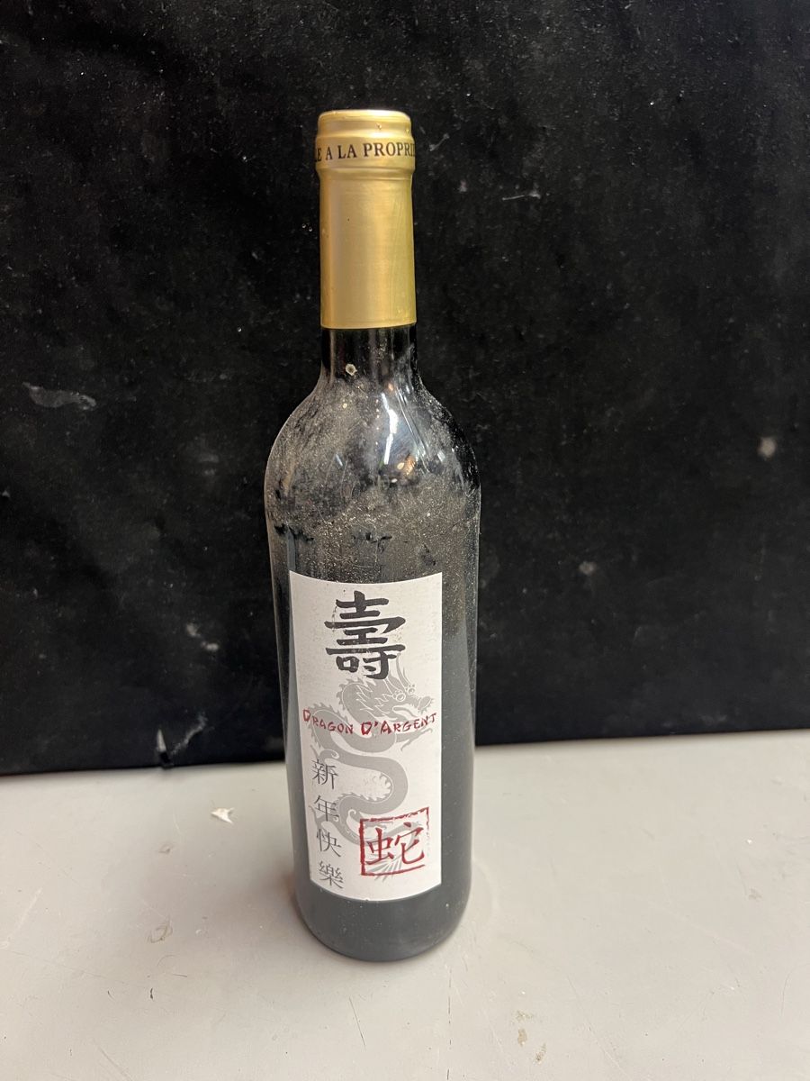 Vino: DRAGON D’ARGENT 2013 année du serpent – Nuovo (secondo la descrizione) da Genève venduto da Leboucheoreilles