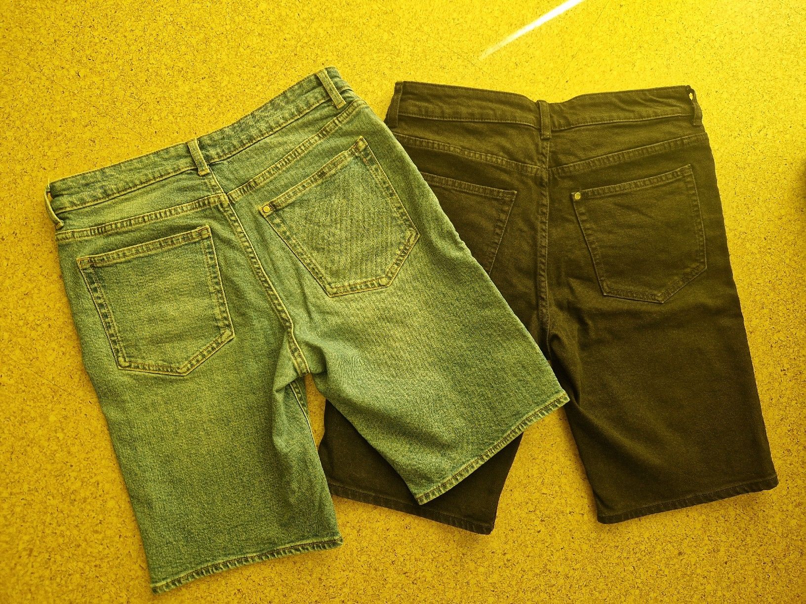H&M Jeans: Jeansshorts Paket – Nuovo (secondo la descrizione) da Wattwil venduto da cel_222n 1