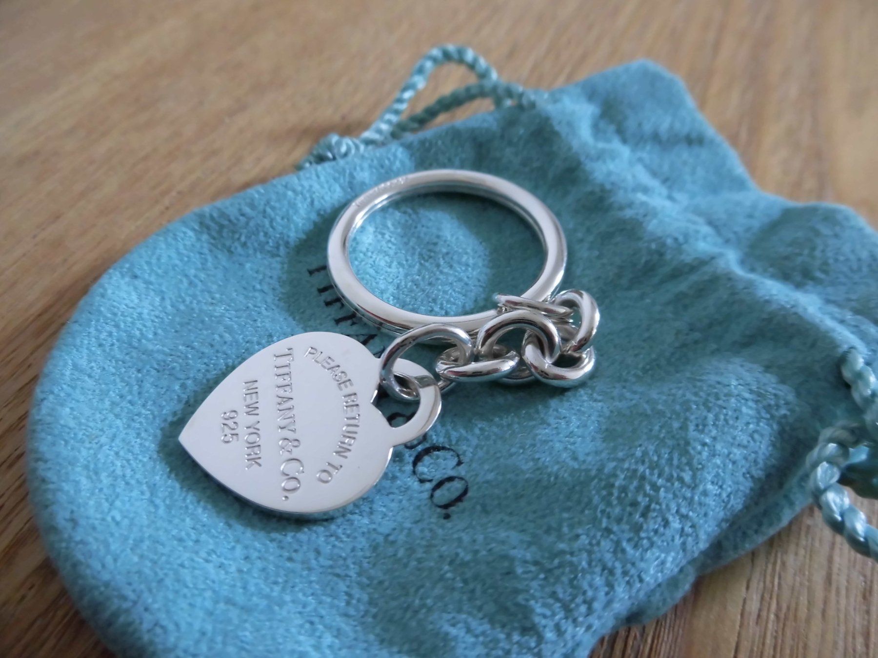Tiffany & Co. Schlüsselanhänger & - bänder: Return to Tiffany Heart key ring!! – Gebraucht aus Goldach von  4